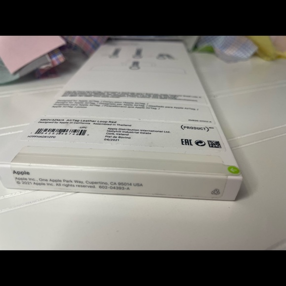 Apple AirTag Leather Loop - Red New/Sealed - Picture 3 of 3